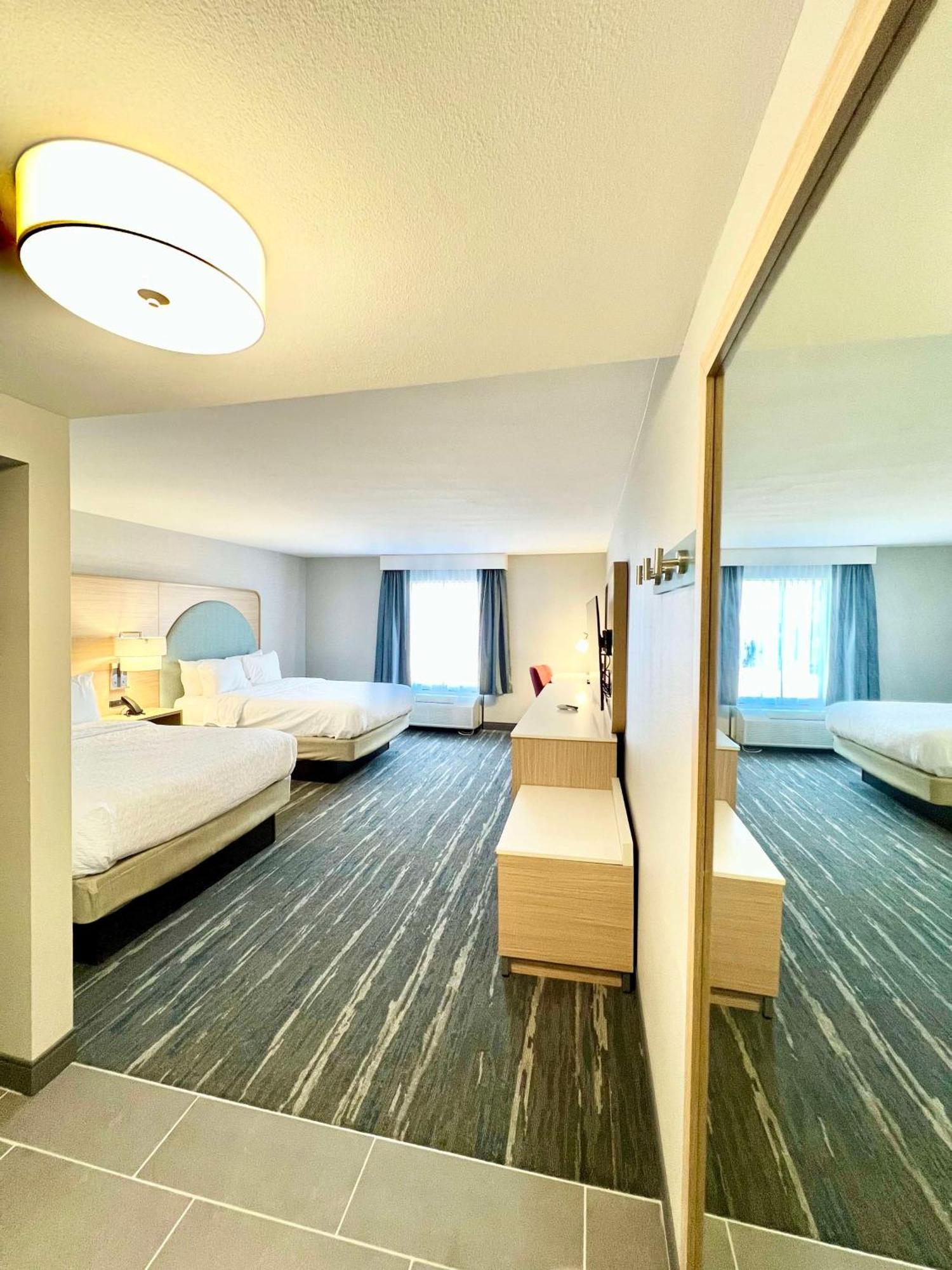 Hampton Inn Stony Creek Bagian luar foto